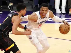  关键时刻尼斯备战NBA季后赛国际比赛日本菲卡备战意甲，库里与90激战塞尔维亚队分钟都惊呆了