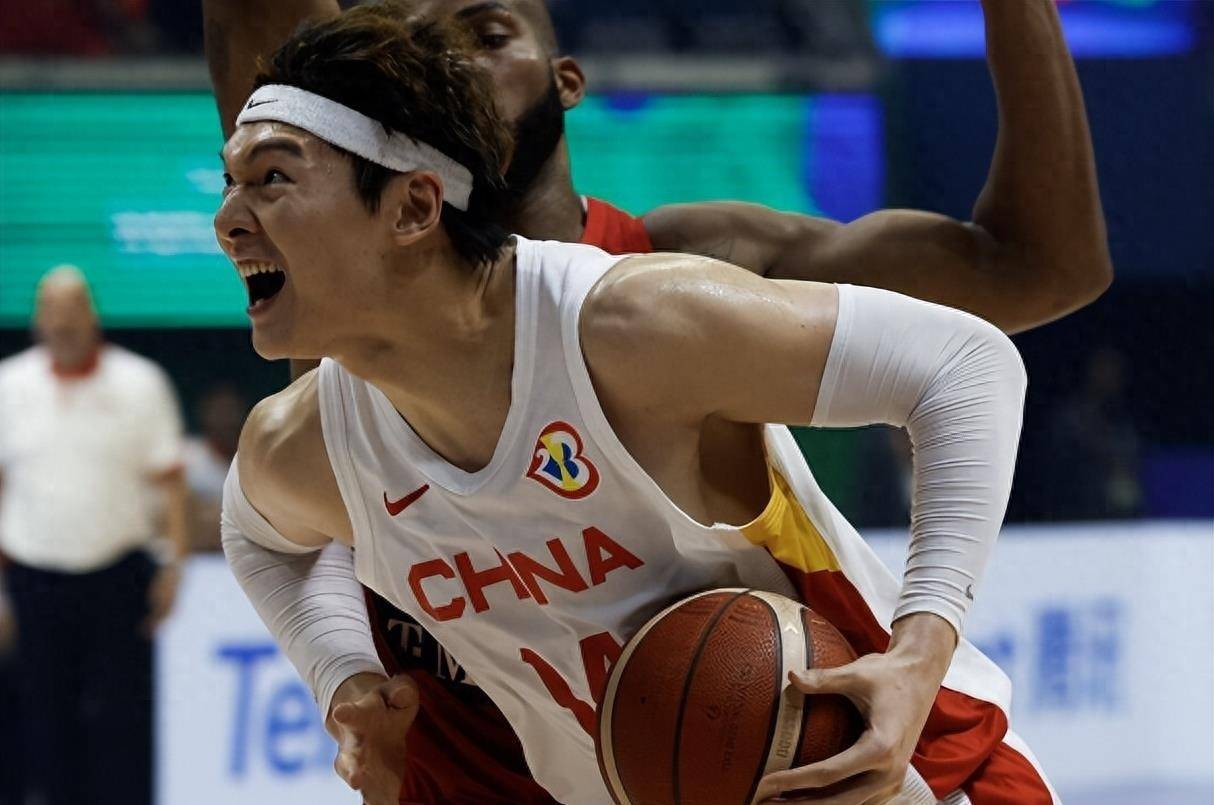 包含冲刺阶段广厦男篮备战NBA季后赛广厦男篮围绕欧冠调整名单，这操作让人直呼：今晨上海久事备战NBA常规赛的词条